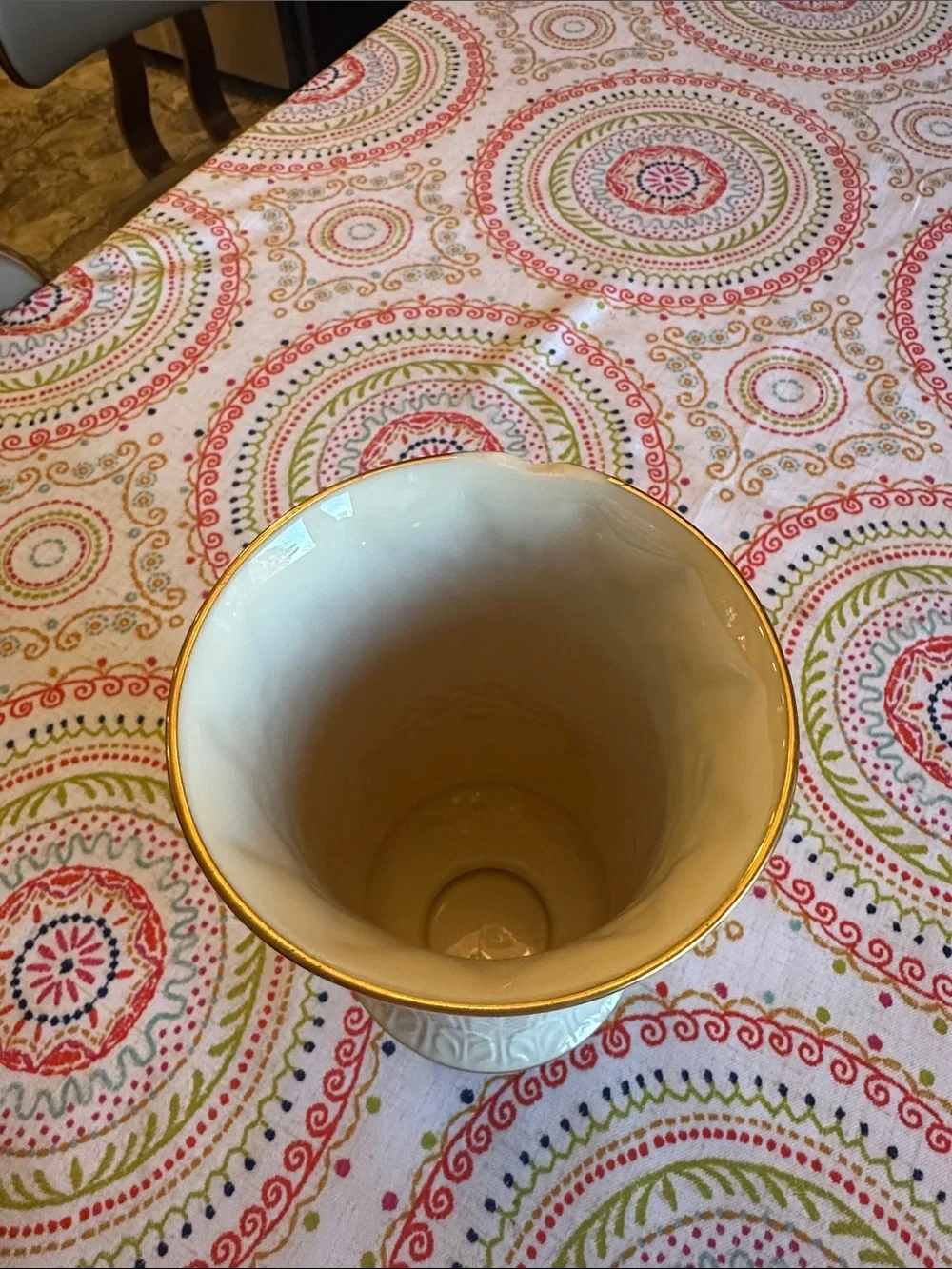 🌺 Vintage Lenox Beige Ceramic Vase with Red and Peach Blooms